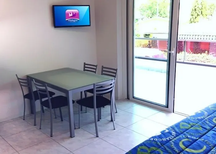 Residenz Regina Ovation Mit Garten Fuer 6 Personen